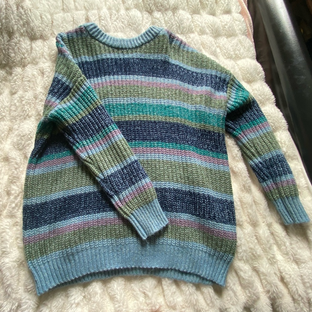 OVER SIZED SWEATER